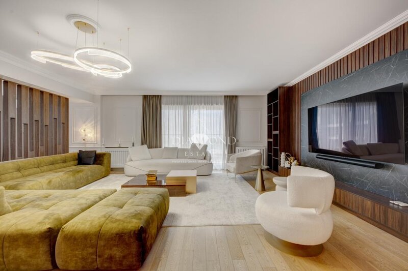 UpGround, % comision, penthouse impresionant, priveliste de exceptie.