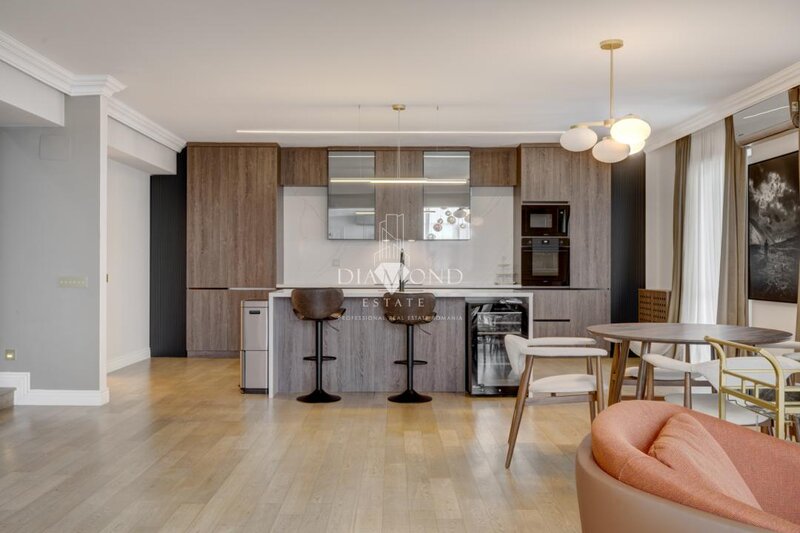 UpGround, % comision, penthouse impresionant, priveliste de exceptie.